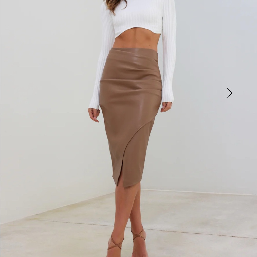 NWT Hello Molly Brown Midi Skirt - Size M Never Worn!